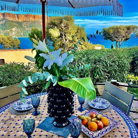 Astoria Maison D Hotes Vue Avec Piscine Проживание в семье *