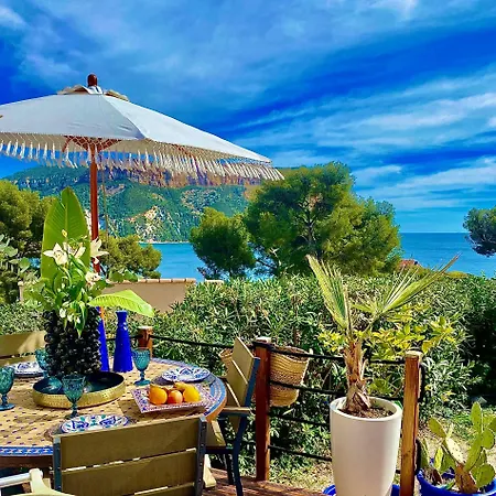 Astoria Maison D Hotes Vue Avec Piscine Проживание в семье